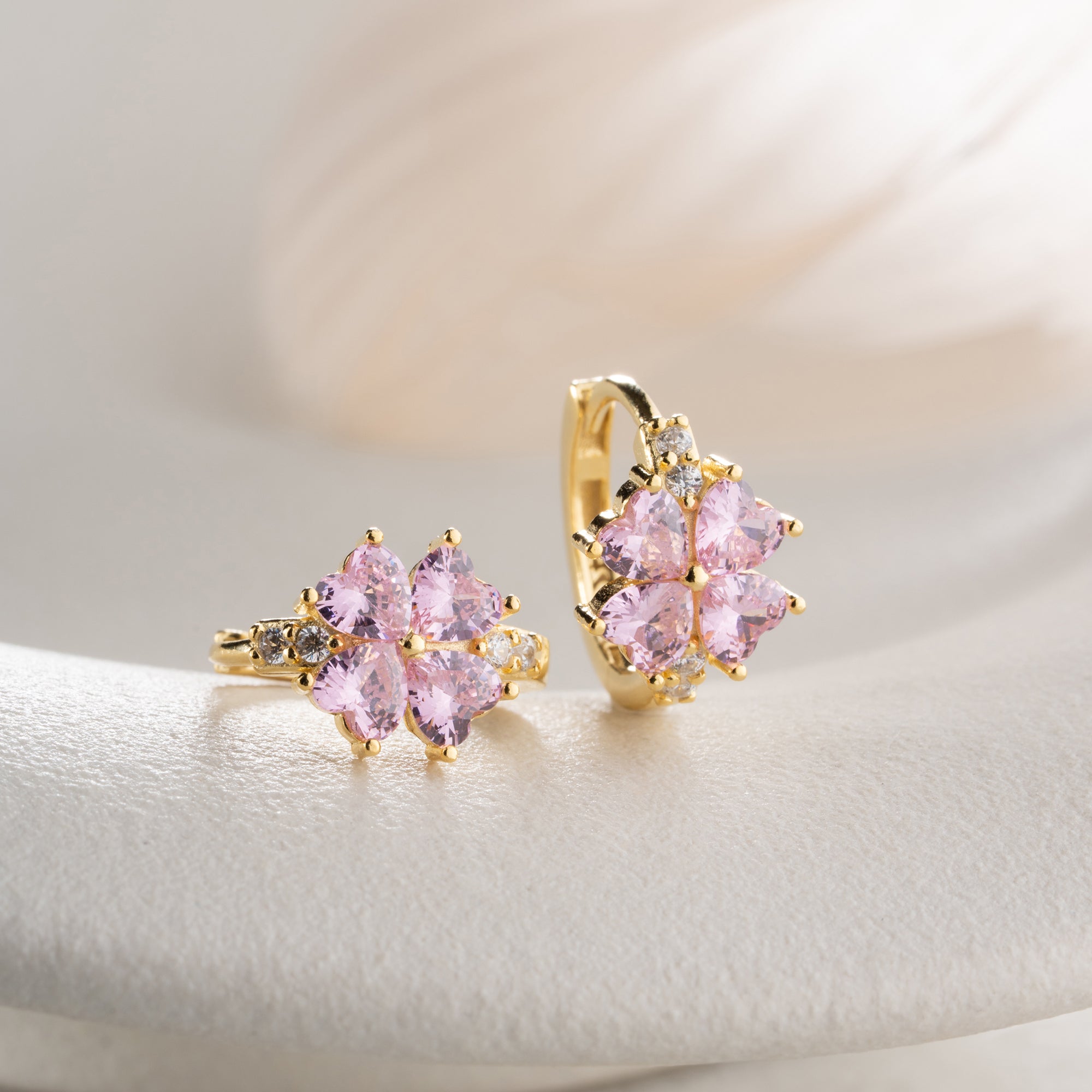 MINIMALISTISCHE BLUME MIT ROSA STEIN OHRRINGE | 925 SILBER