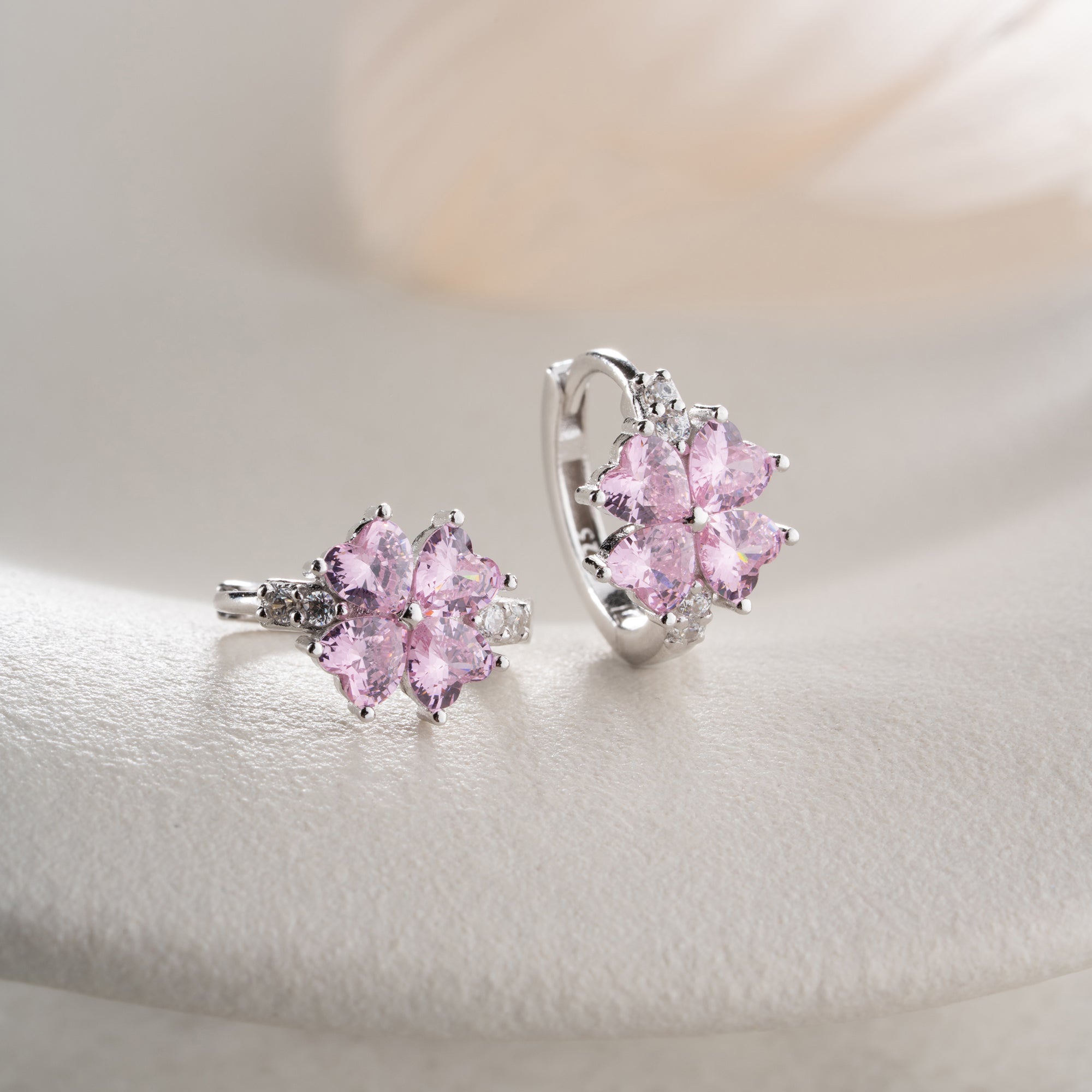 MINIMALISTISCHE BLUME AUS SILBER MIT ROSA STEIN OHRRINGE | 925 SILBER