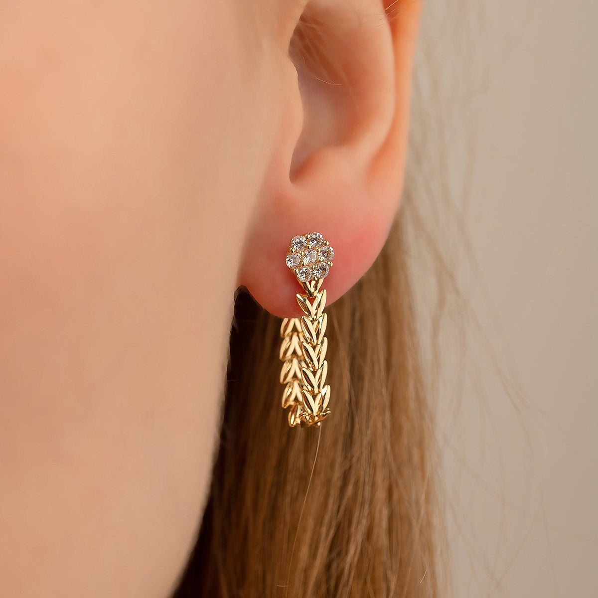 BLUMENDETAIL PARS OHRRINGE | 14K GOLD