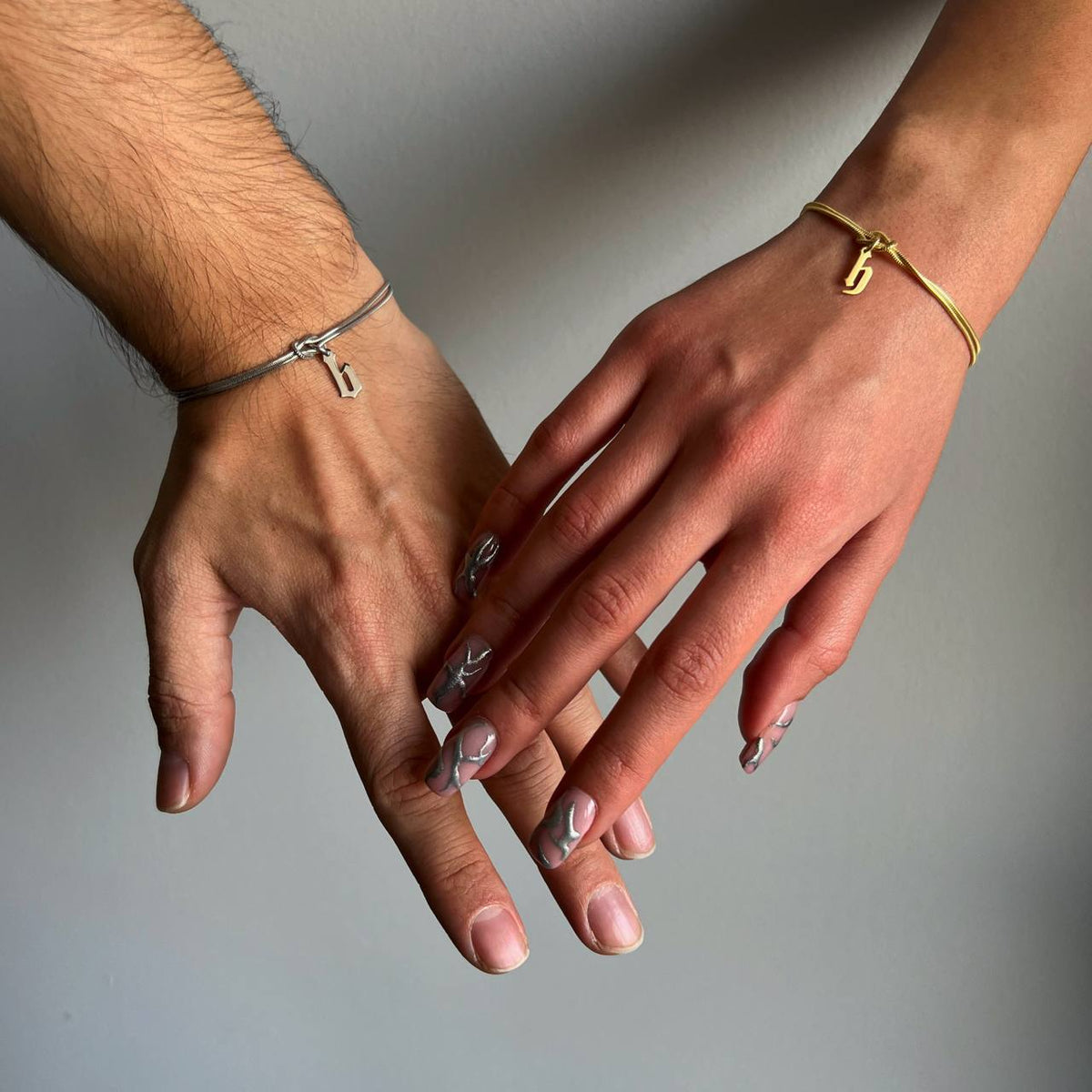INFINITY PARTNER ARMBAND MIT INITALIEN